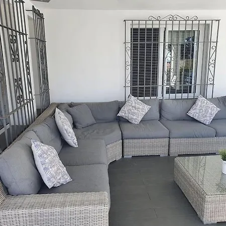 La Carihuela Great Location 4 Minute Walk 2 Beach *